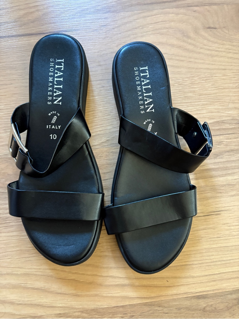 Italian Shoemakers Black Buckle Strap Slide Sandals